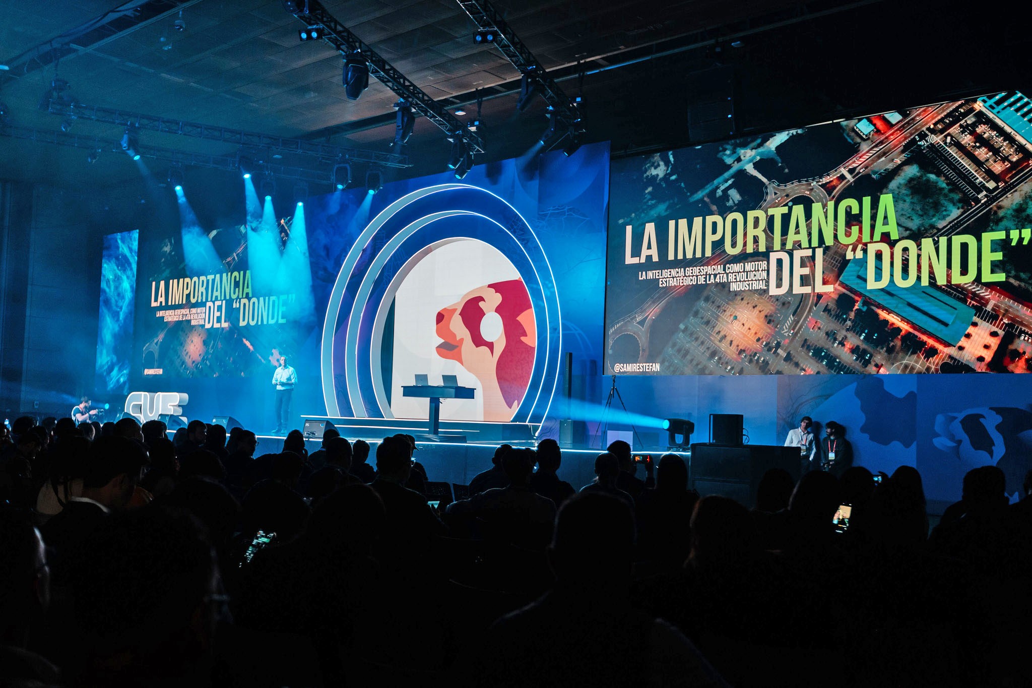 escenografía cue 2025