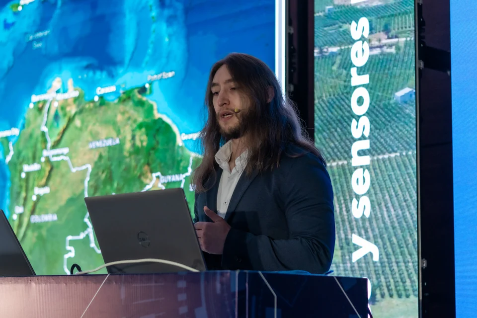 CRU Esri · Bucaramanga · 2025 · fotografía 4