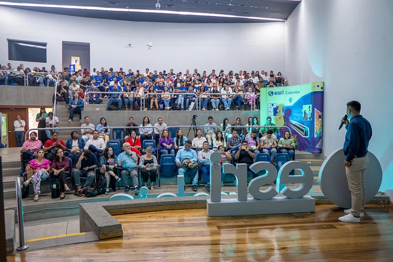Planeta Esri · Cali · 2024 · fotografía 1