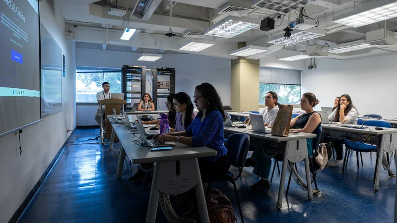 Planeta Esri · Medellín · 2024 · fotografía 8