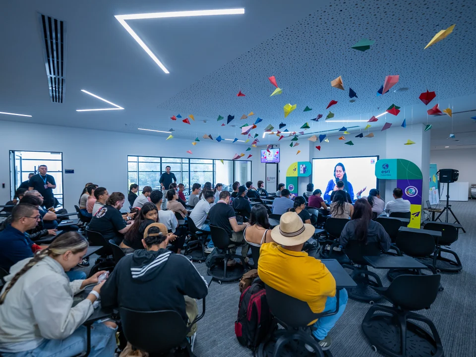 Planeta Esri · Medellín · 2025 · fotografía 5