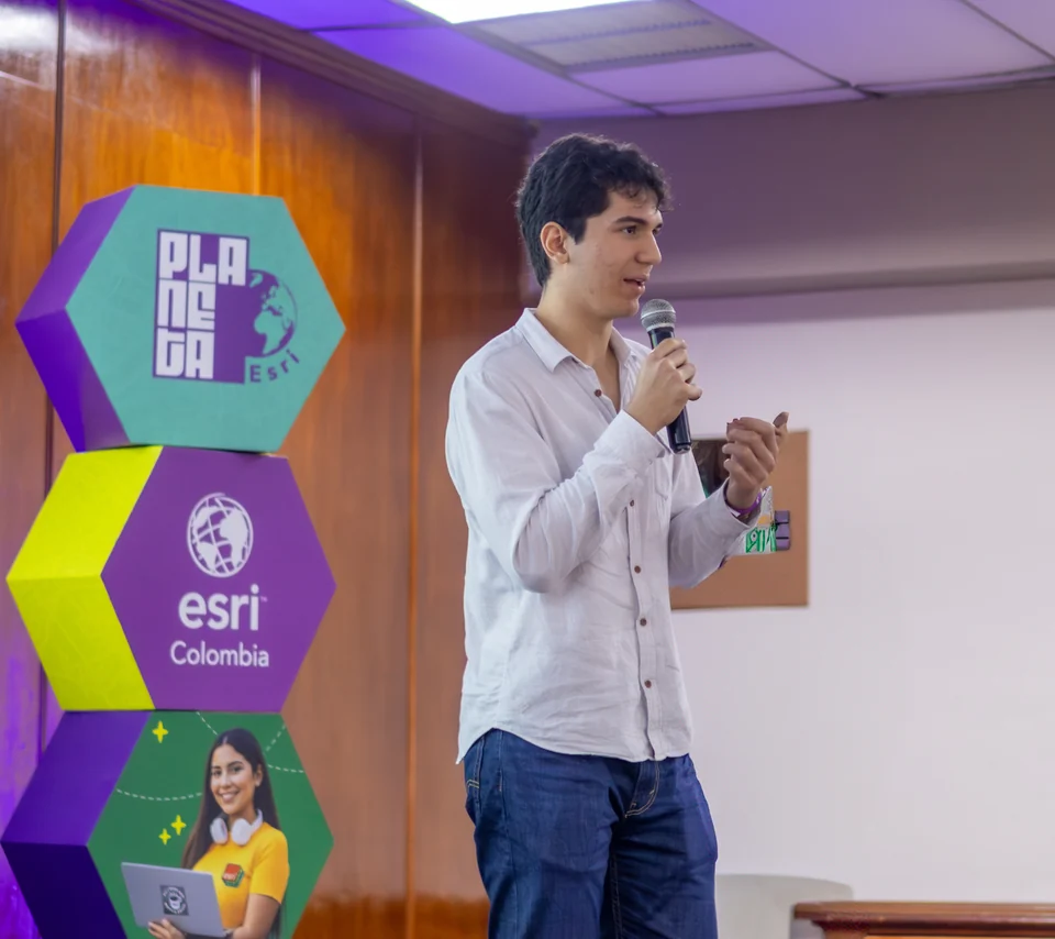 Planeta Esri · Bucaramanga · 2025 · fotografía 3