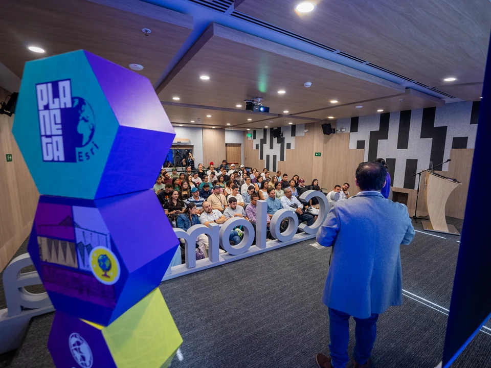 Planeta Esri · Medellín · 2025 · fotografía 6