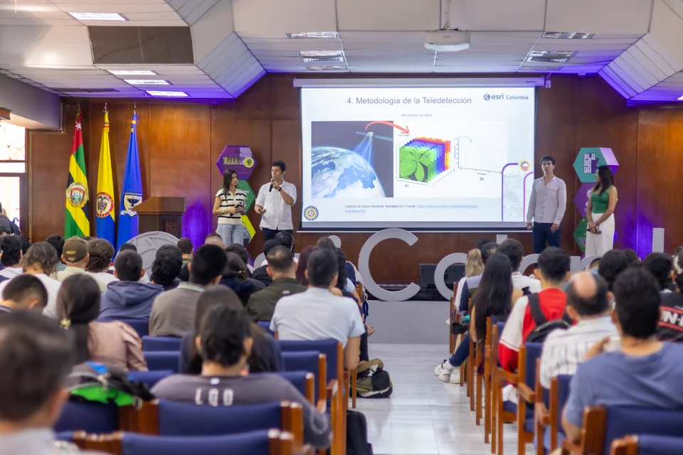 Planeta Esri · Bucaramanga · 2025 · fotografía 4